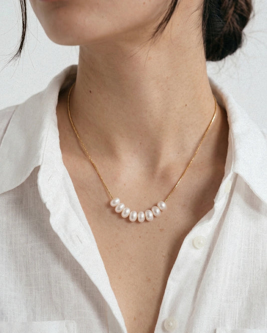 Linear Pearl Necklace