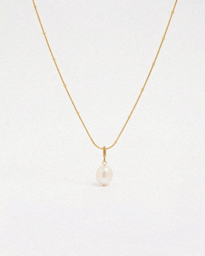 Pearl Pendent Necklace
