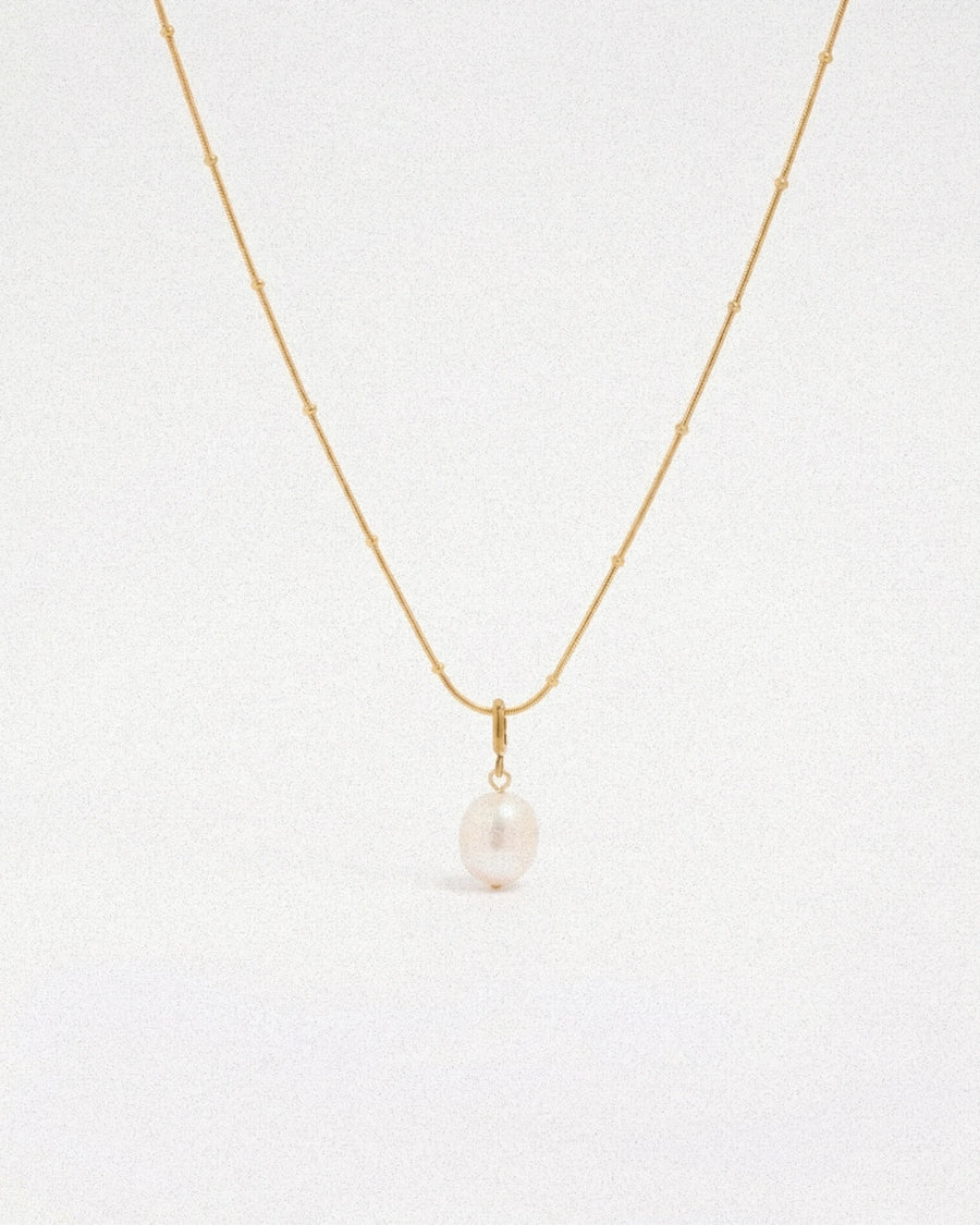 Pearl Pendent Necklace