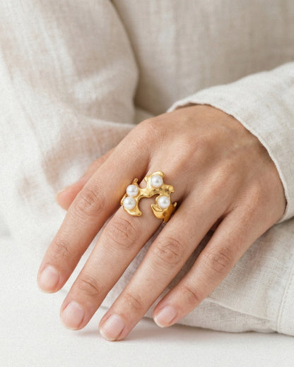 Statement Pearl Ring
