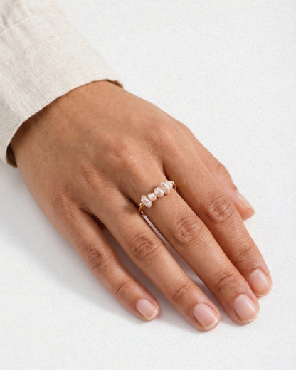 Dainty Pearl Ring