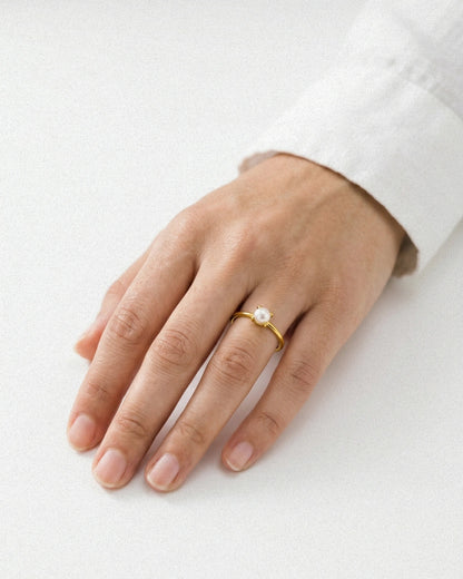 Solitaire Pearl Ring
